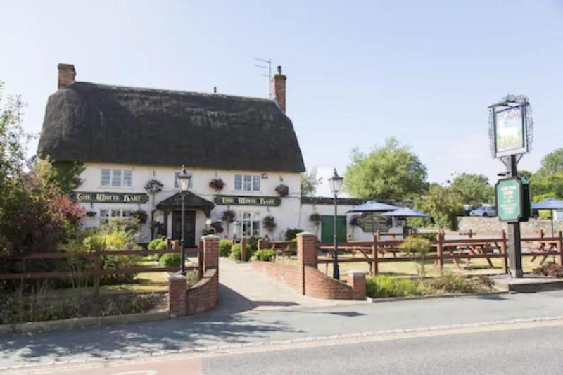 The White Hart, Wroughton Bed & Breakfast Swindon Exterior photo