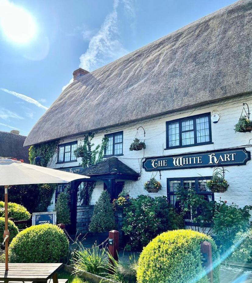 The White Hart, Wroughton Bed & Breakfast Swindon Exterior photo